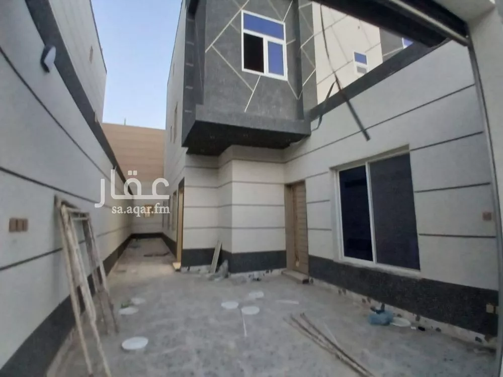 فيلا 5 غرف في عكاظ 2