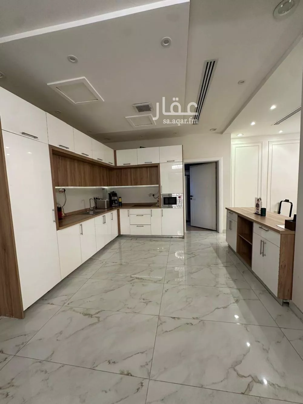 شقة 6 غرف في العارض 4