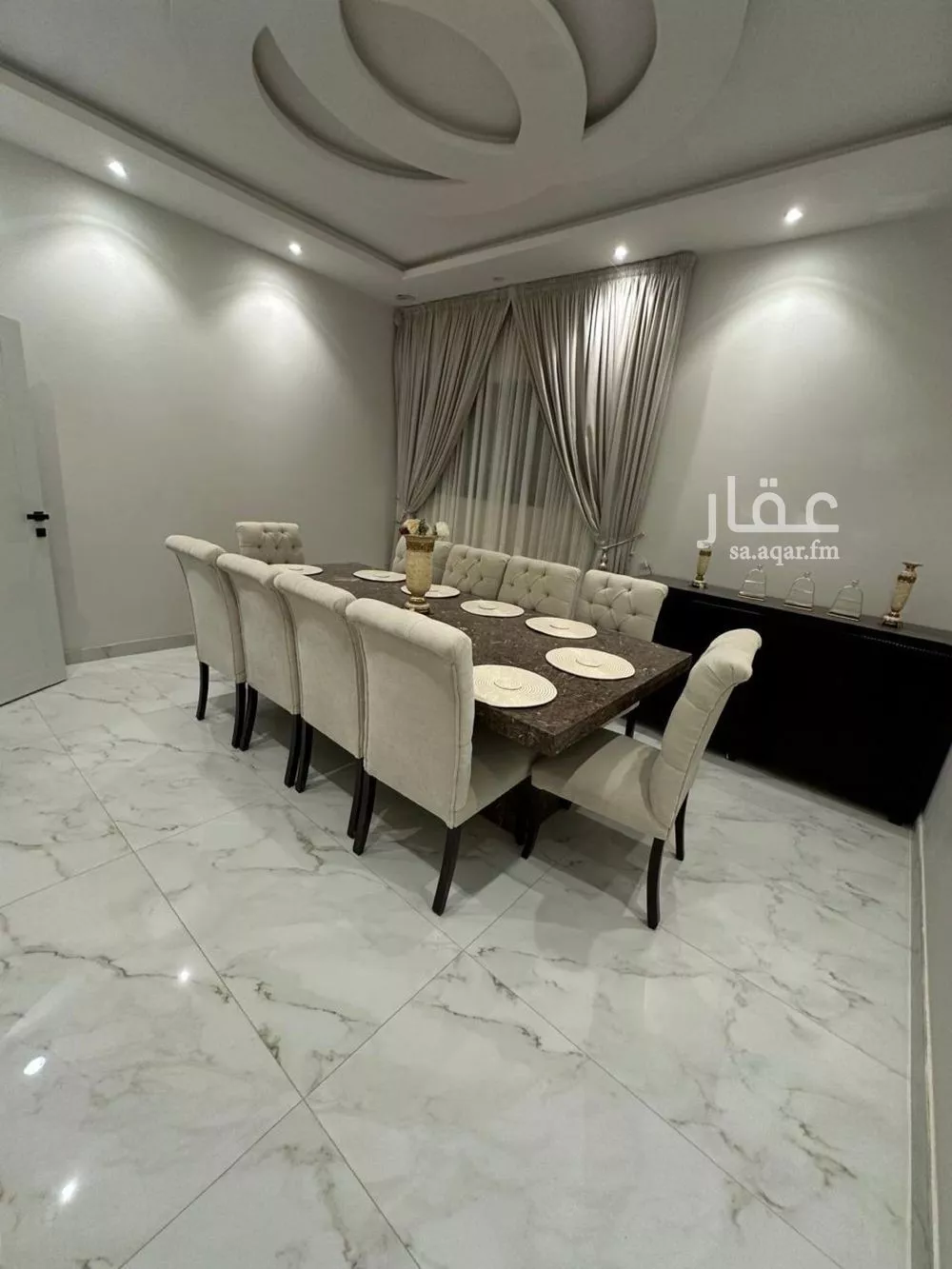 شقة 6 غرف في العارض 3