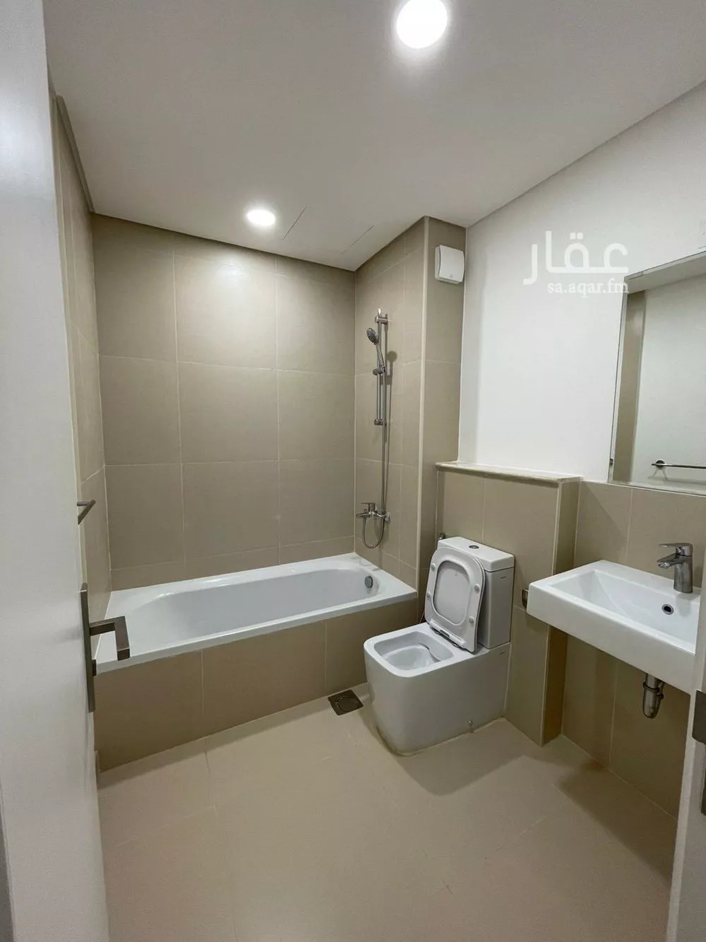 4 bedroom villa in Al Munsiyah, Riyadh 5