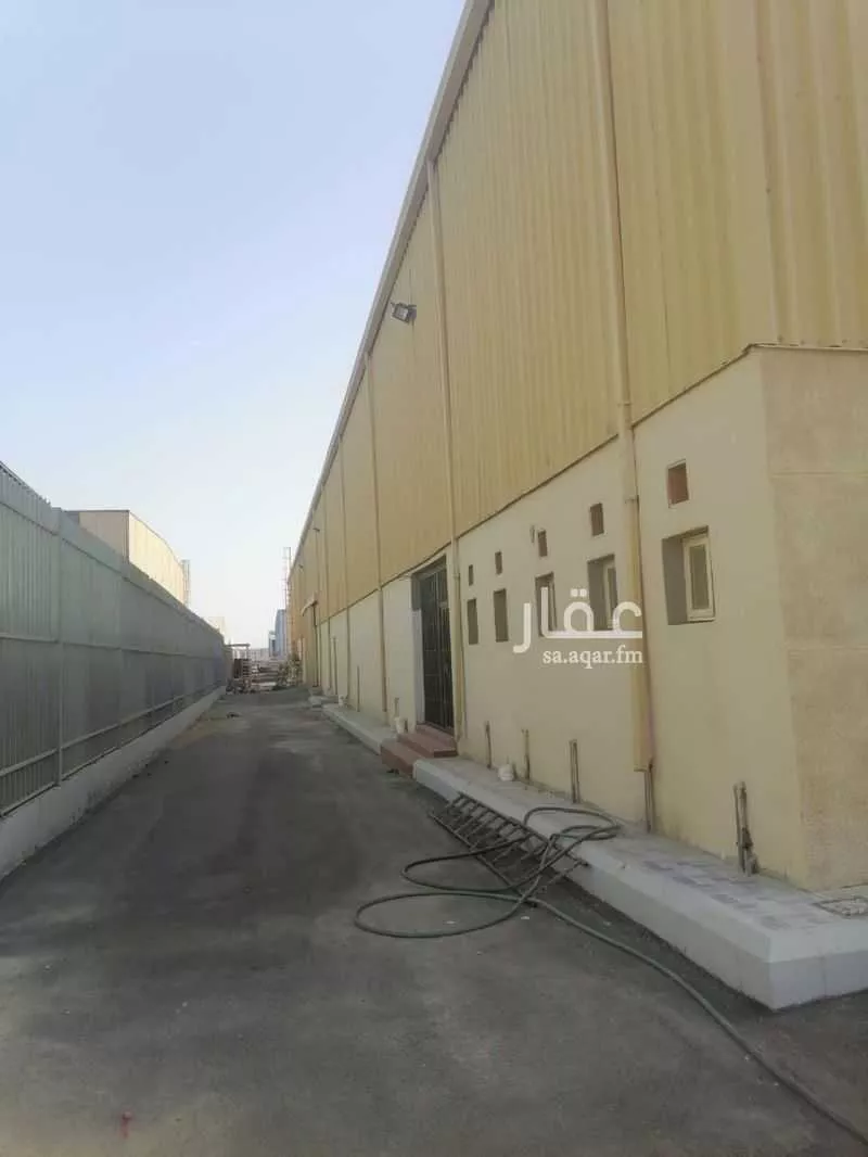 مستودع 7324 م² في المدينة الصناعية الثالثة 3