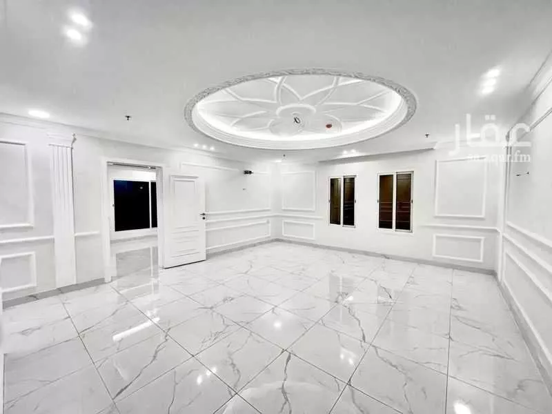 شقة 5 غرف في الحمرا 3