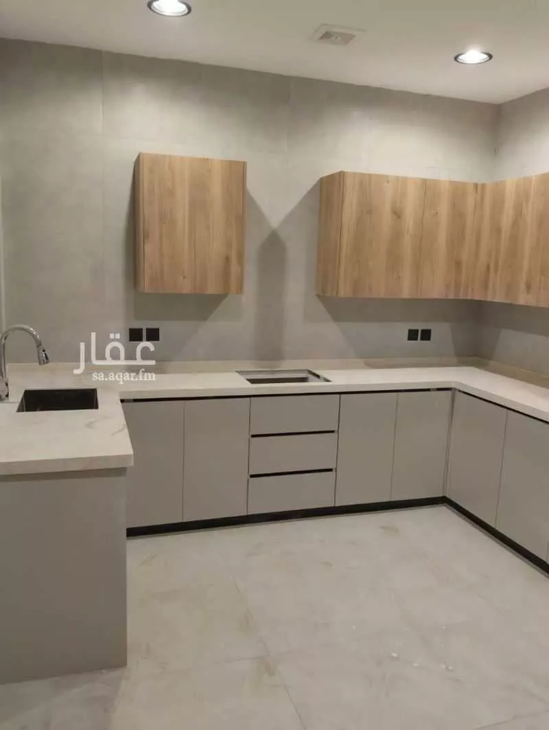 شقة 4 غرف في الحمرا 1