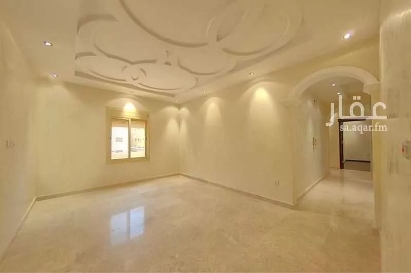 شقة 5 غرف في الروضة 4