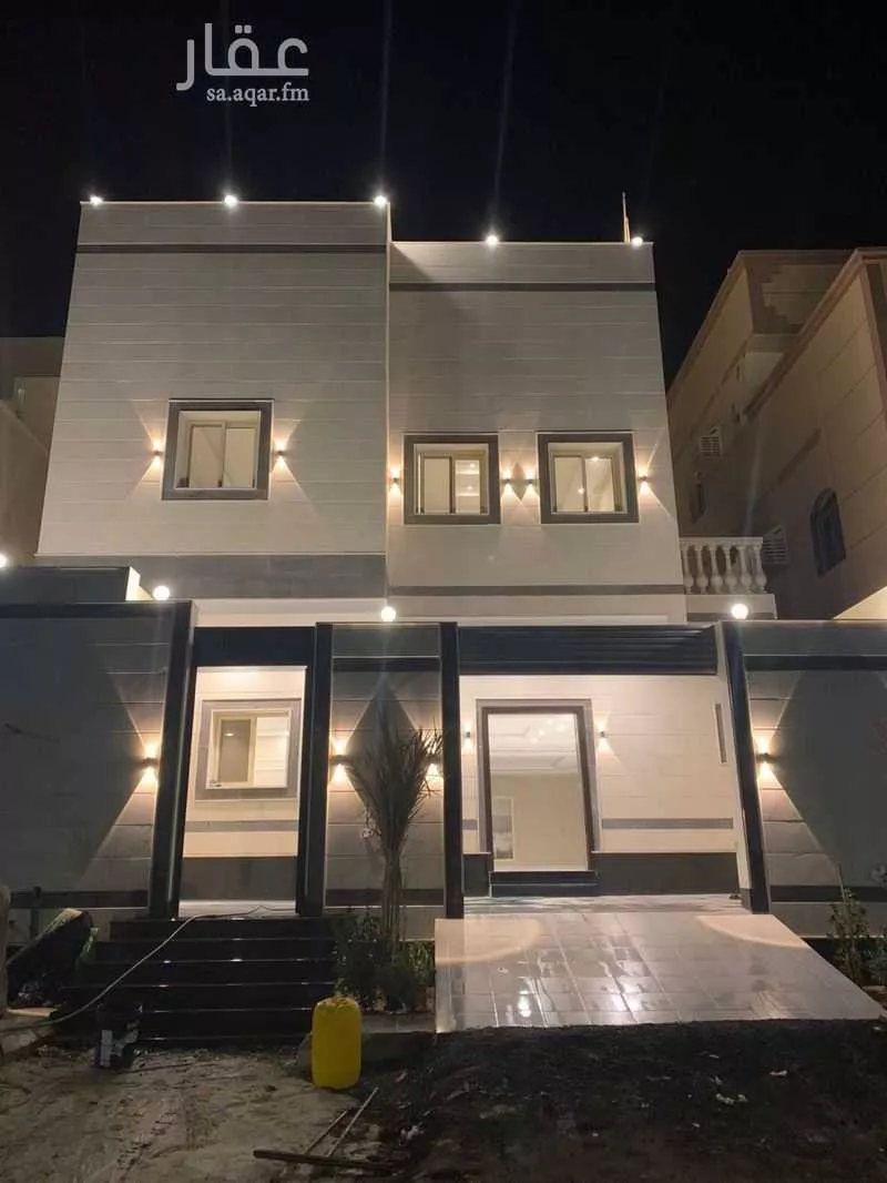 فيلا 12 غرف في طيبة 1