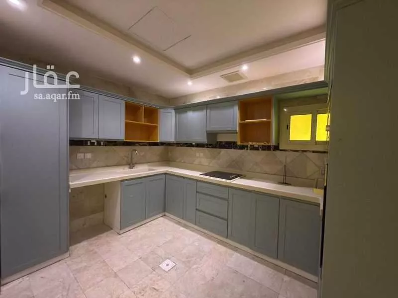 شقة 6 غرف في الزهراء 4