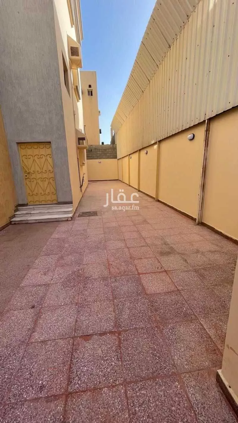 فيلا 12 غرف في طيبة 5