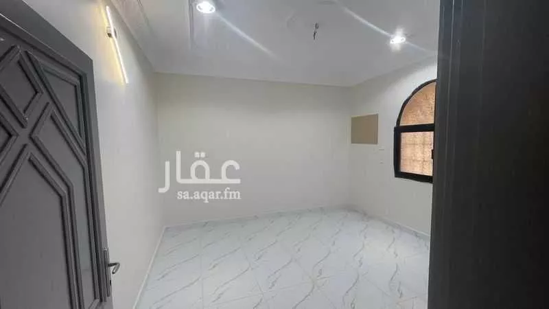 فيلا 12 غرف في طيبة 4