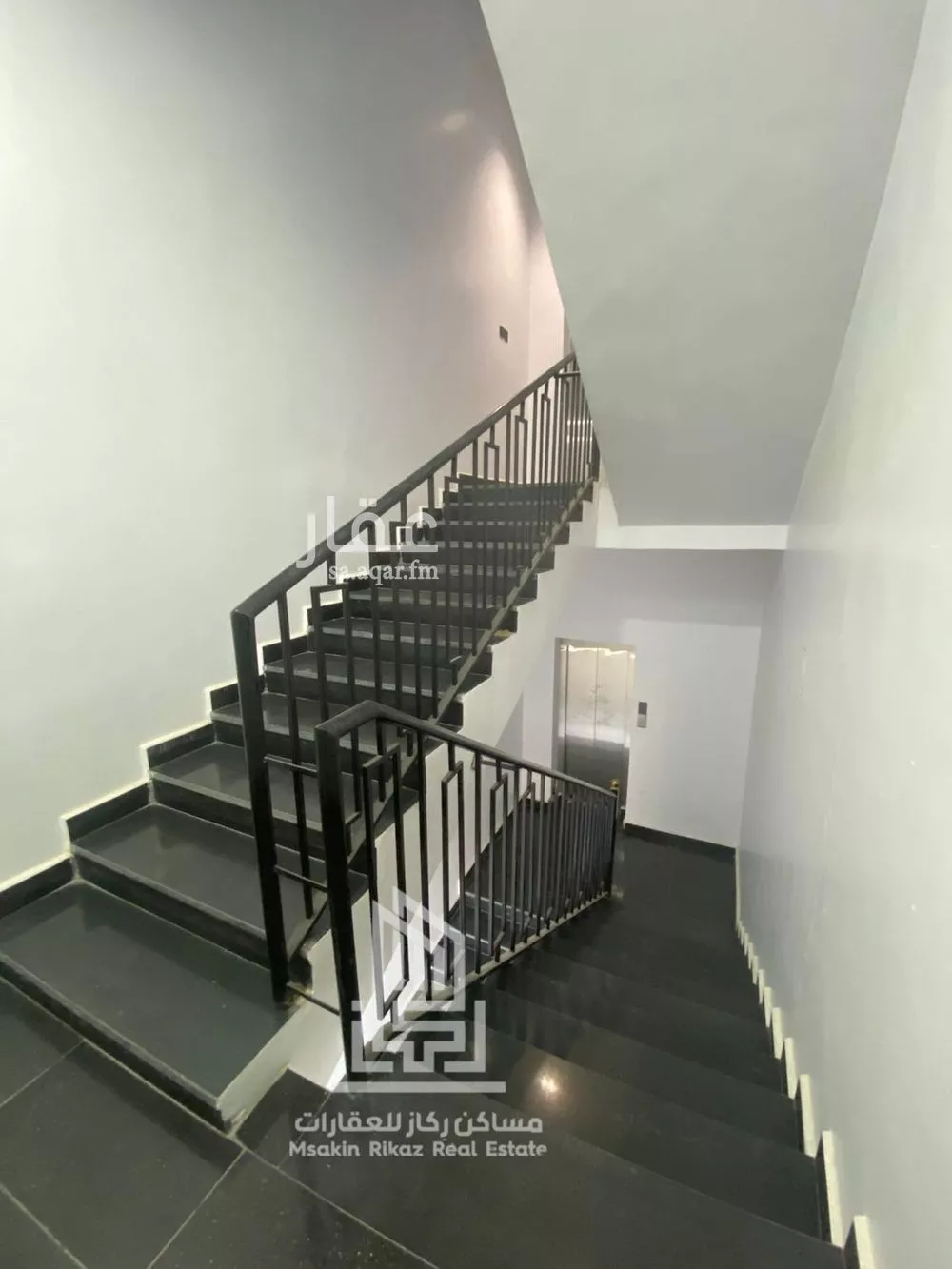 دور 1 غرف في السعادة 2