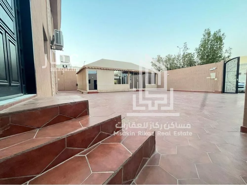 فيلا 11 غرف في الفيحاء 4