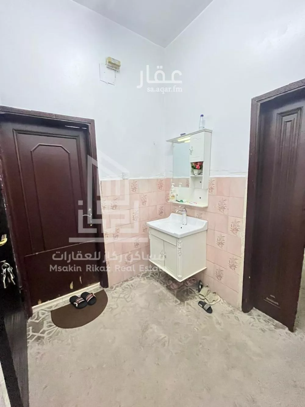 عمارة 704 م² في السعادة 5