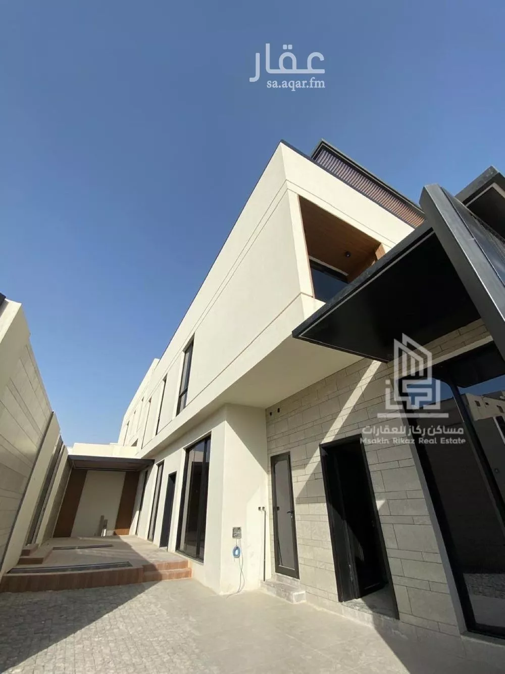 4 bedroom floor in Al Rabwa 5