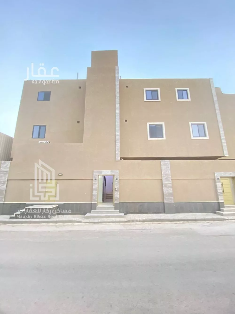 3 bedroom floor in Al Jazirah 1
