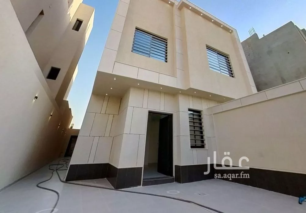 دور 4 غرف في الشرق 1