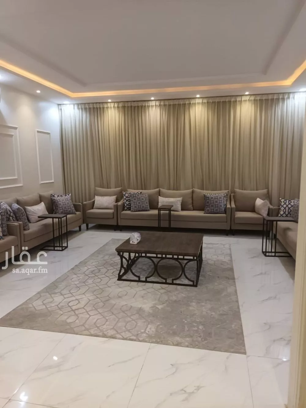 فيلا 5 غرف في الشرق 2