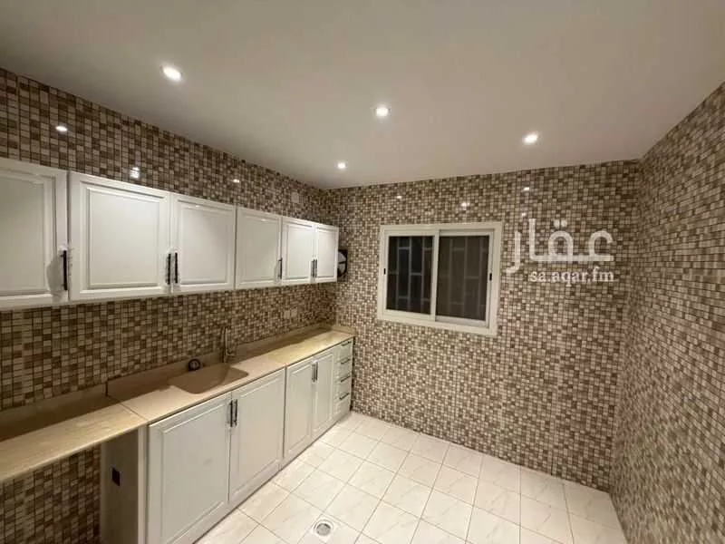 عمارة 438 م² في الضباط 2