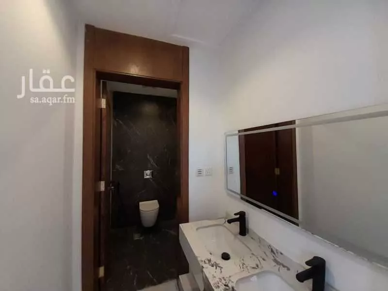 فيلا 6 غرف في الشراع 2