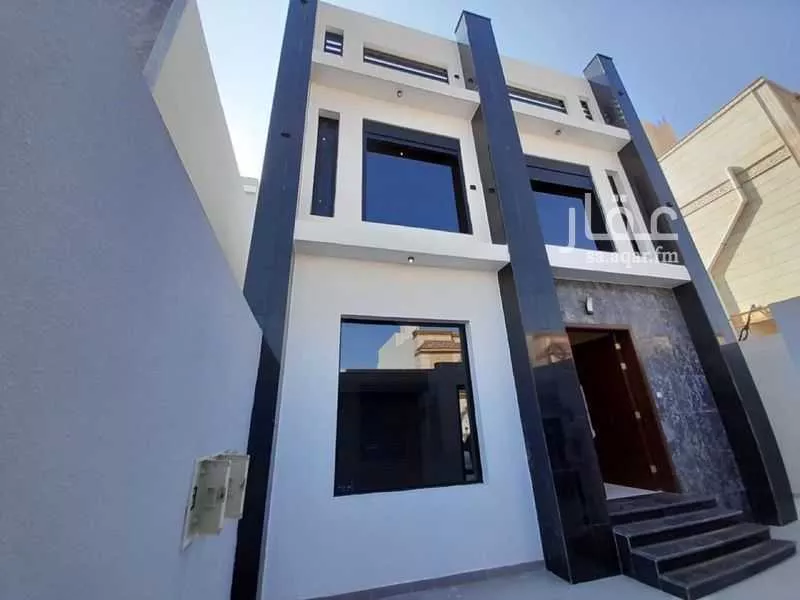 فيلا 6 غرف في الشراع 5