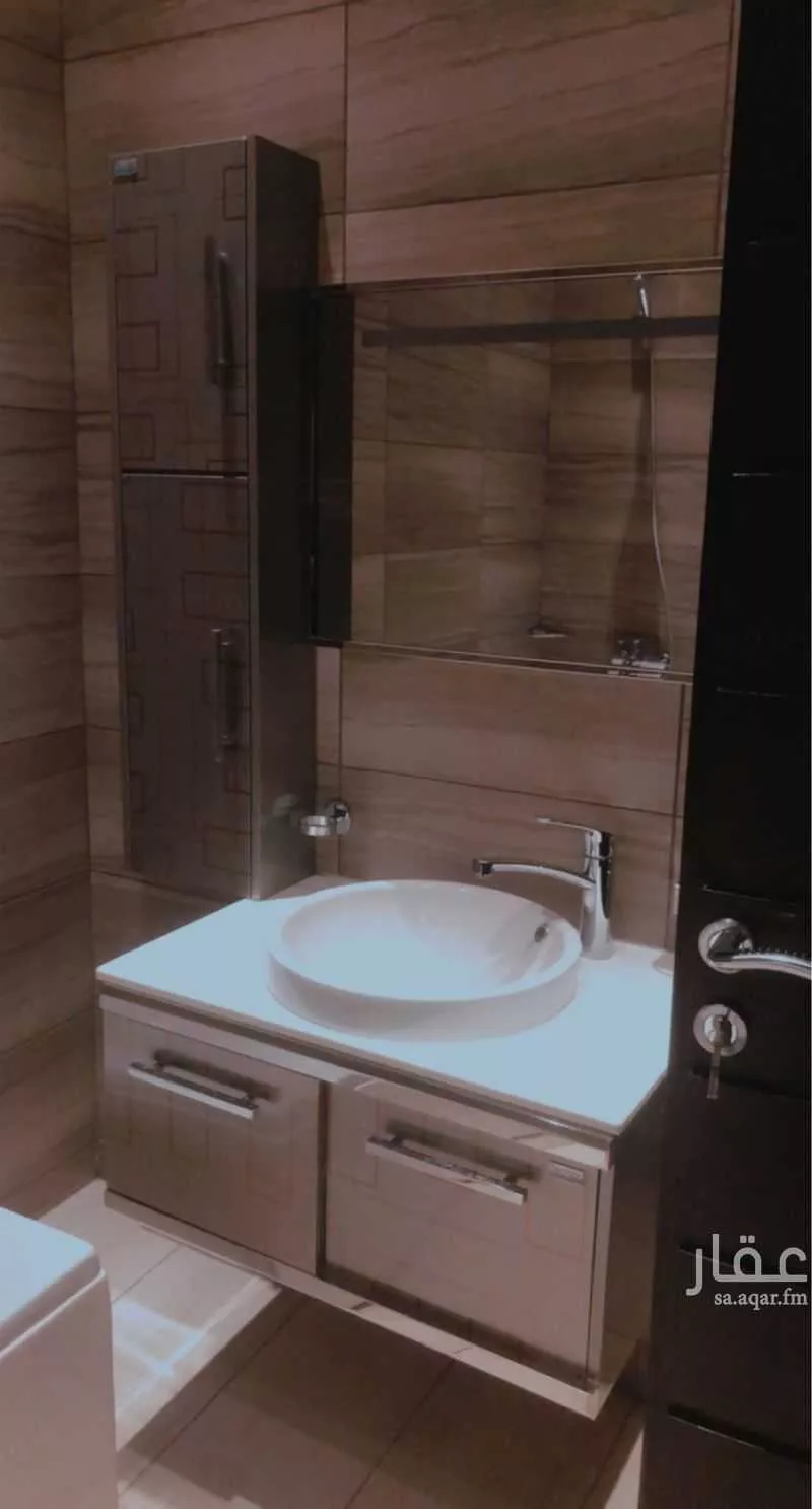 شقة 5 غرف في الواحة 5