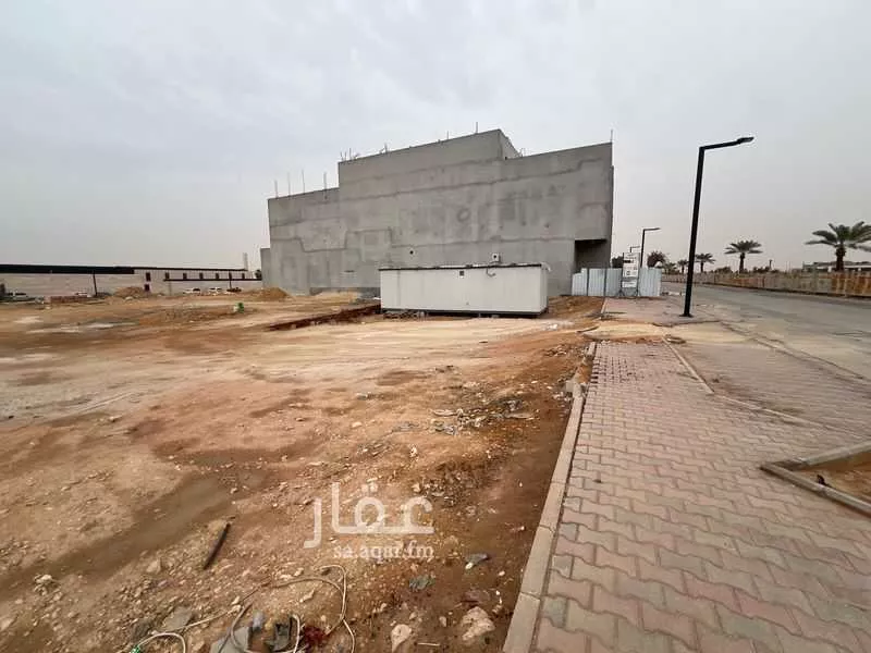 أرض 1400 م² في عرقة 2