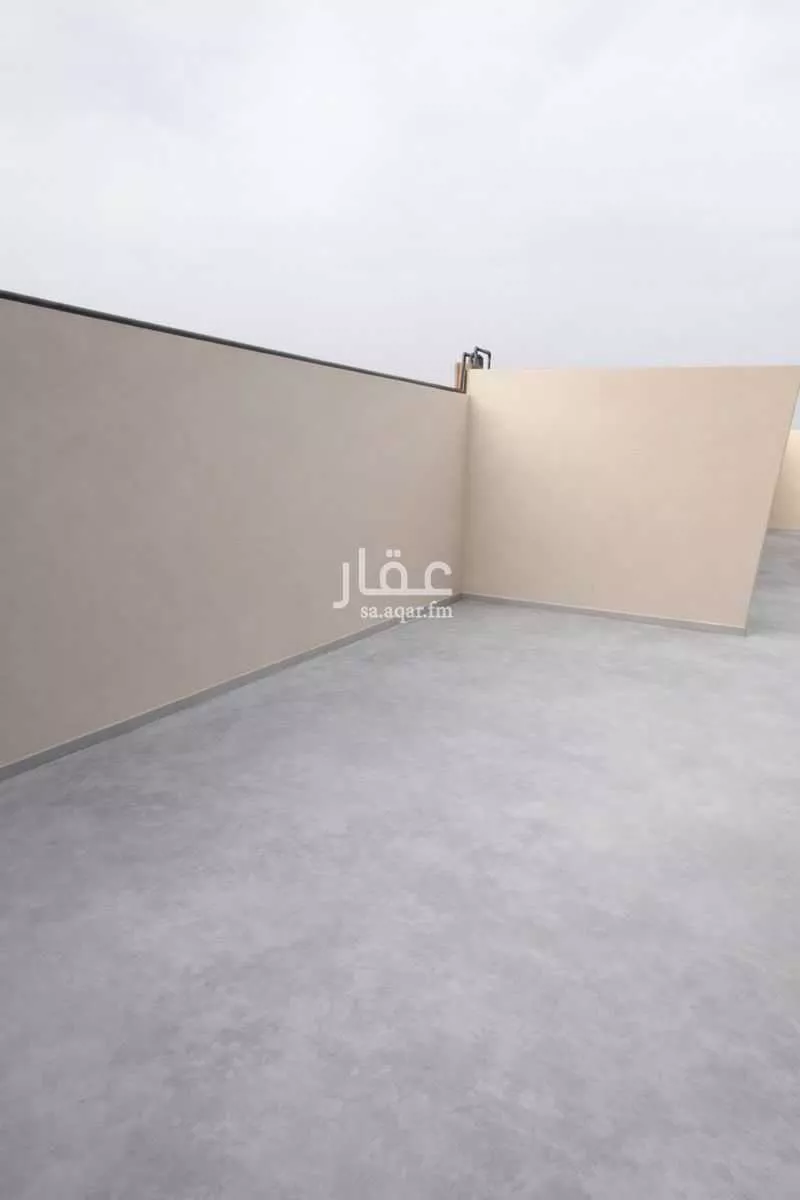 شقة 5 غرف في ضاحية الملك فهد 4