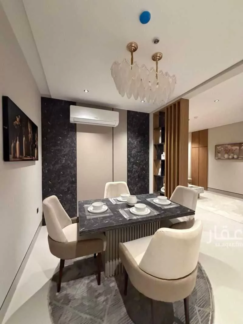 5 bedroom apartment in Al Qusur 4