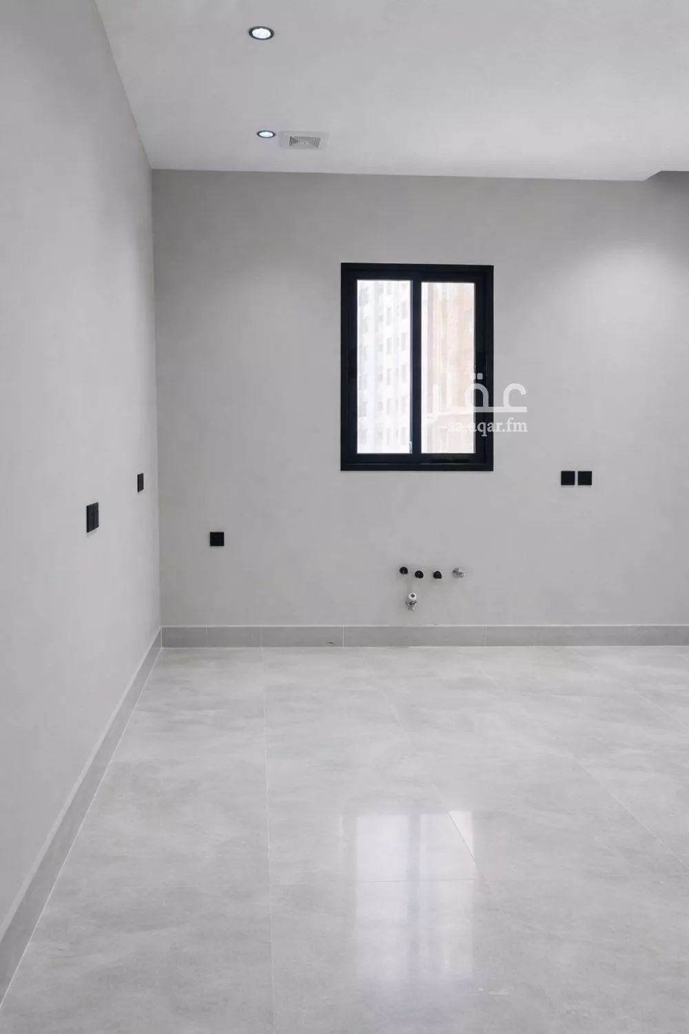 شقة 4 غرف في الحمرا 3