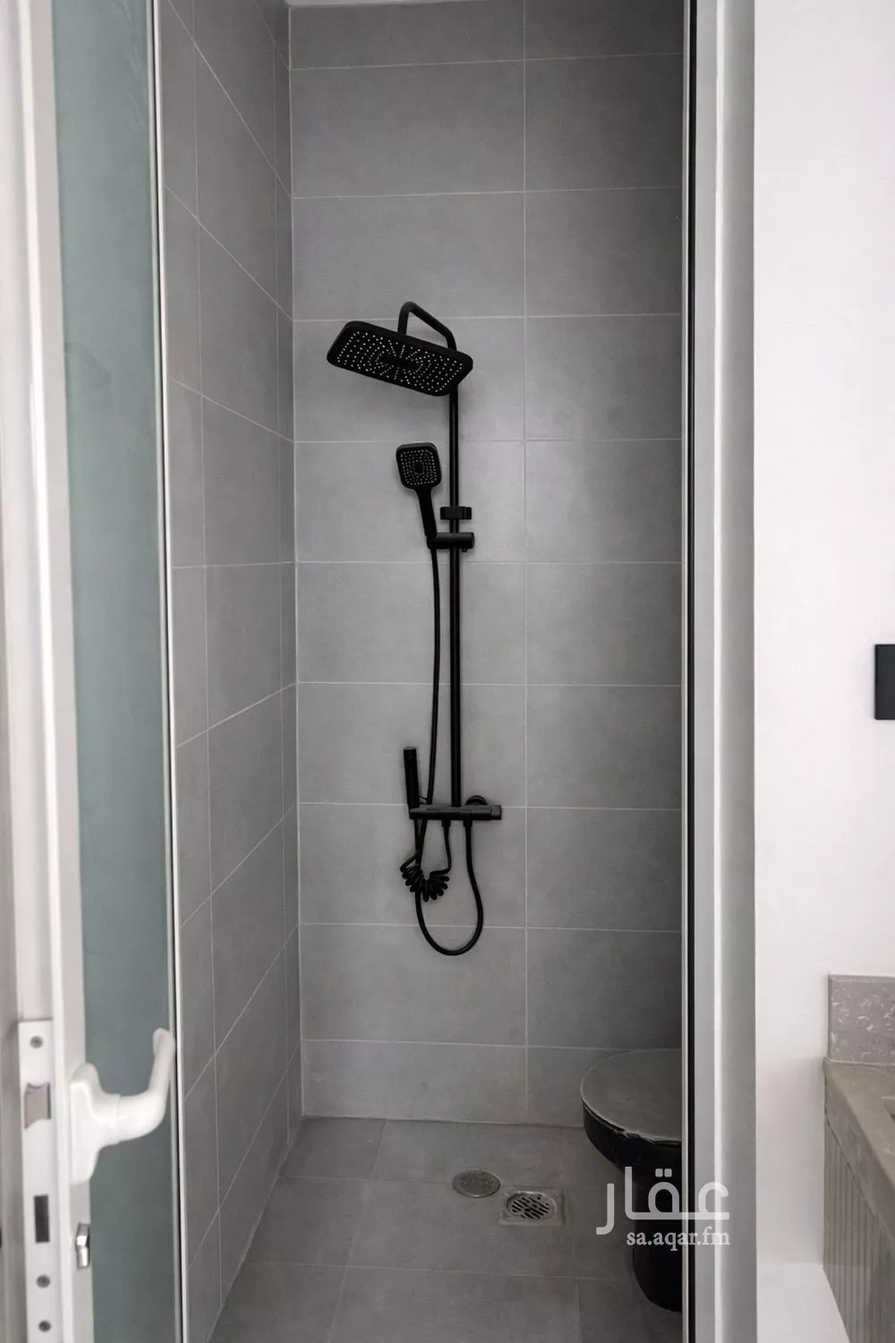 شقة 4 غرف في الحمرا 5