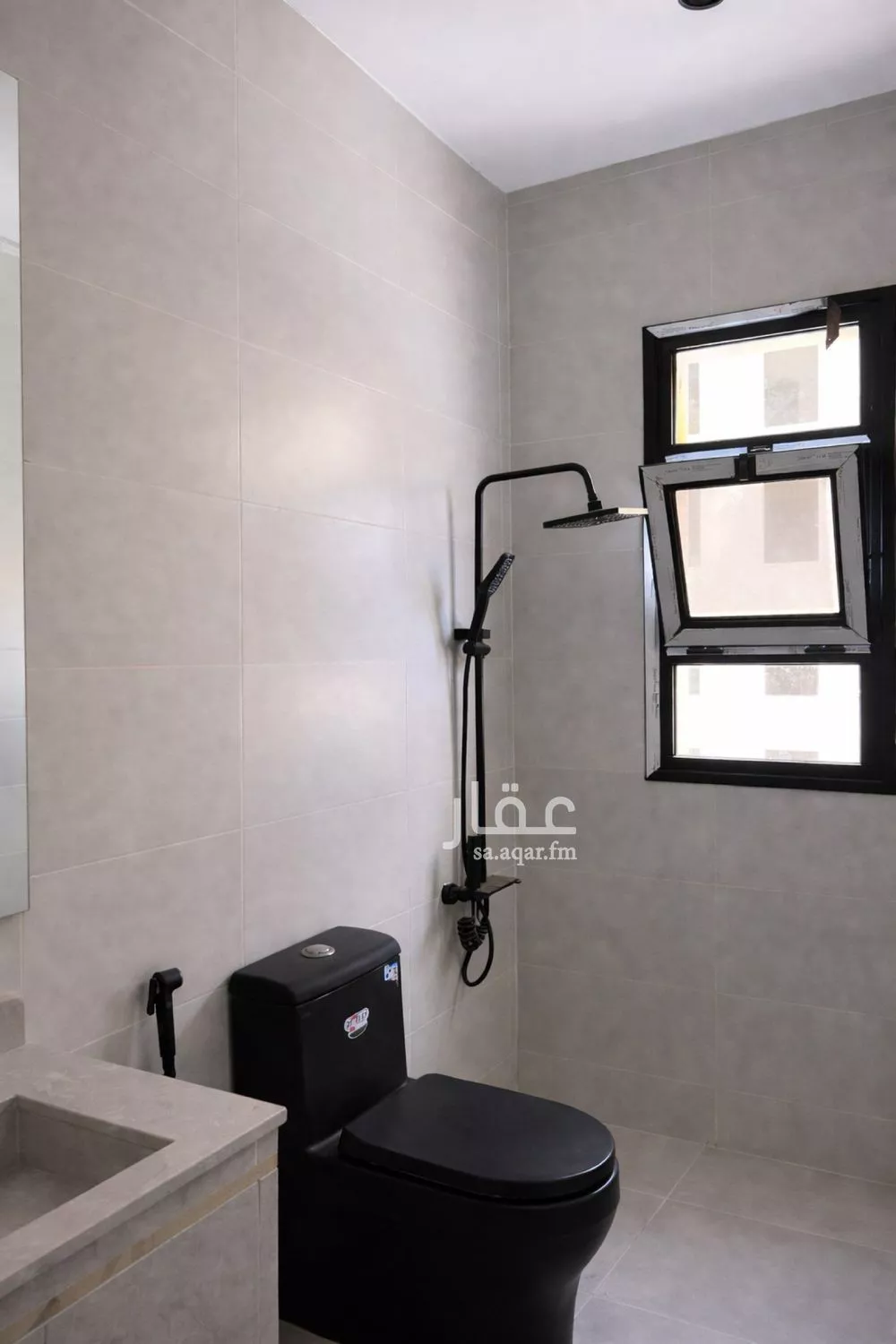 شقة 5 غرف في الحمرا 5