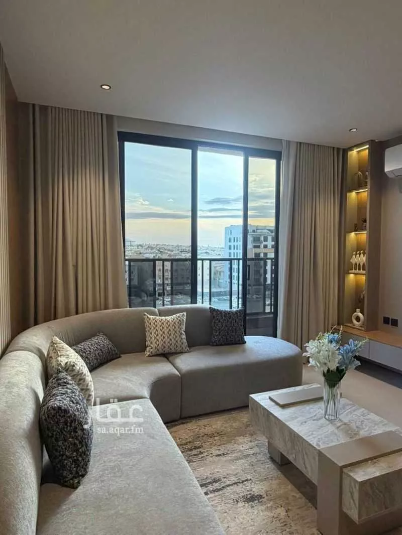 5 bedroom apartment in Al Qusur 3