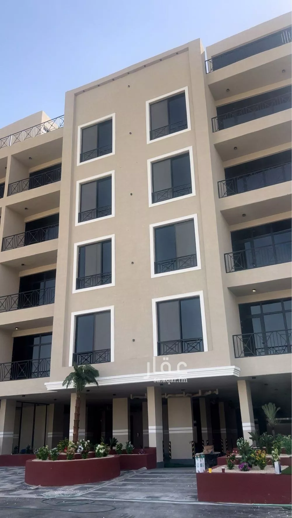 شقة 5 غرف في الحمرا 1