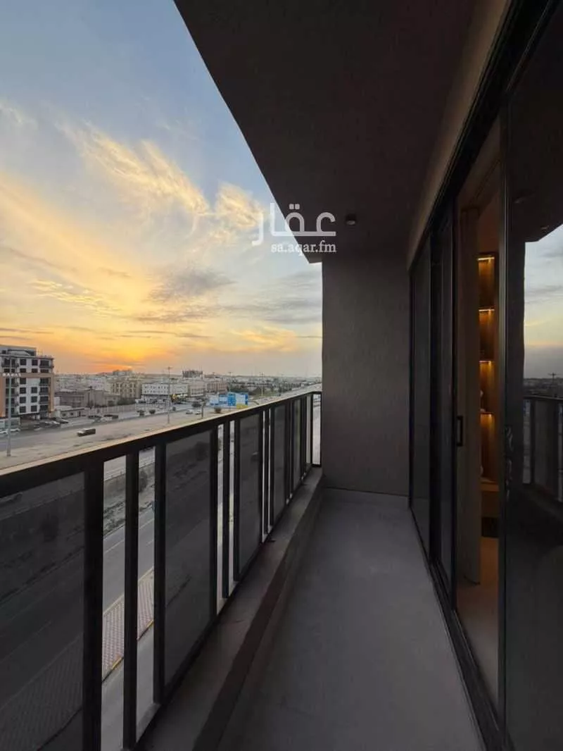5 bedroom apartment in Al Qusur 1