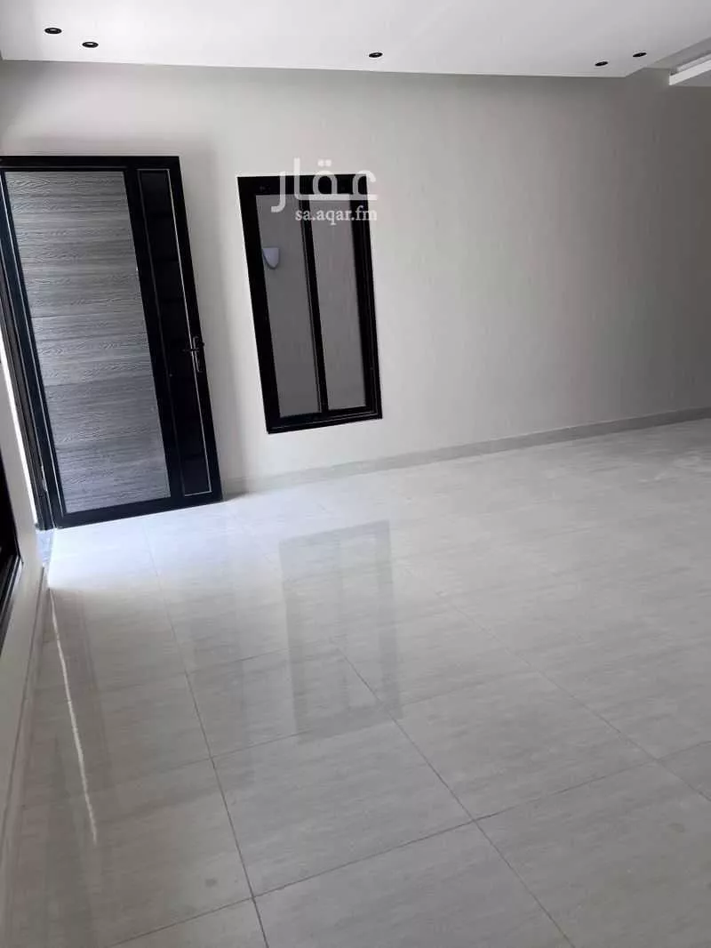 فيلا 6 غرف في العقيق 2