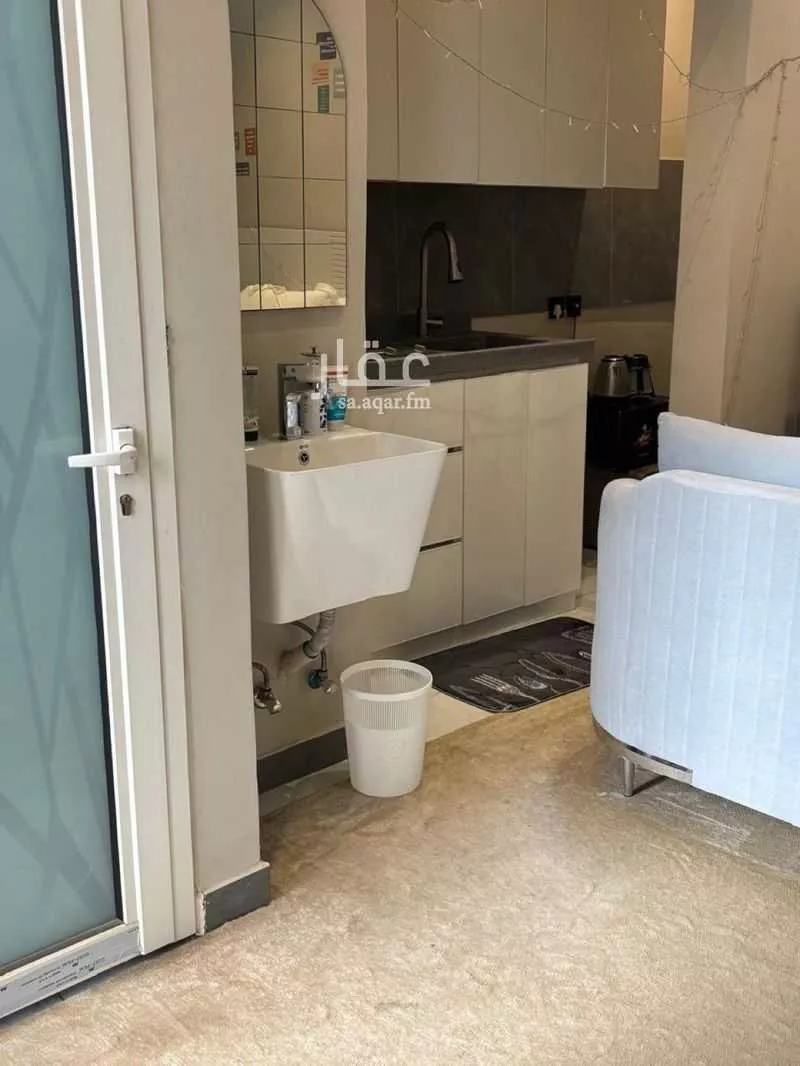 شقة 1 غرف في العليا 3