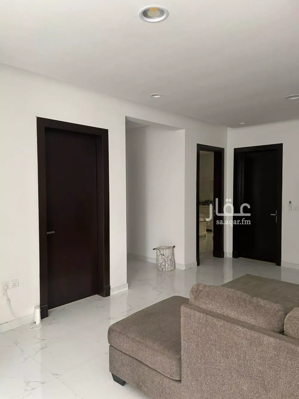 فيلا 8 غرف في النرجس 3