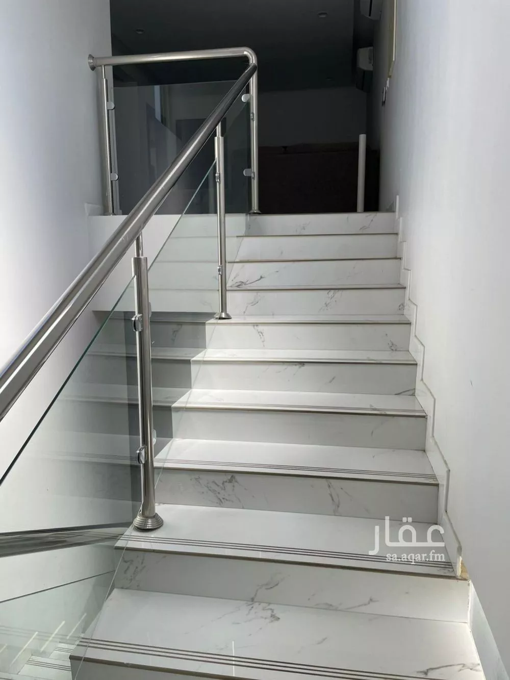 فيلا 8 غرف في النرجس 2