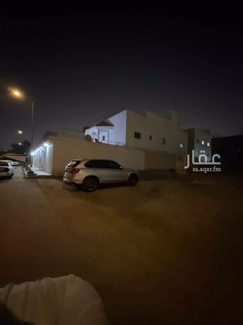 أرض 812 م² في العقيق 3