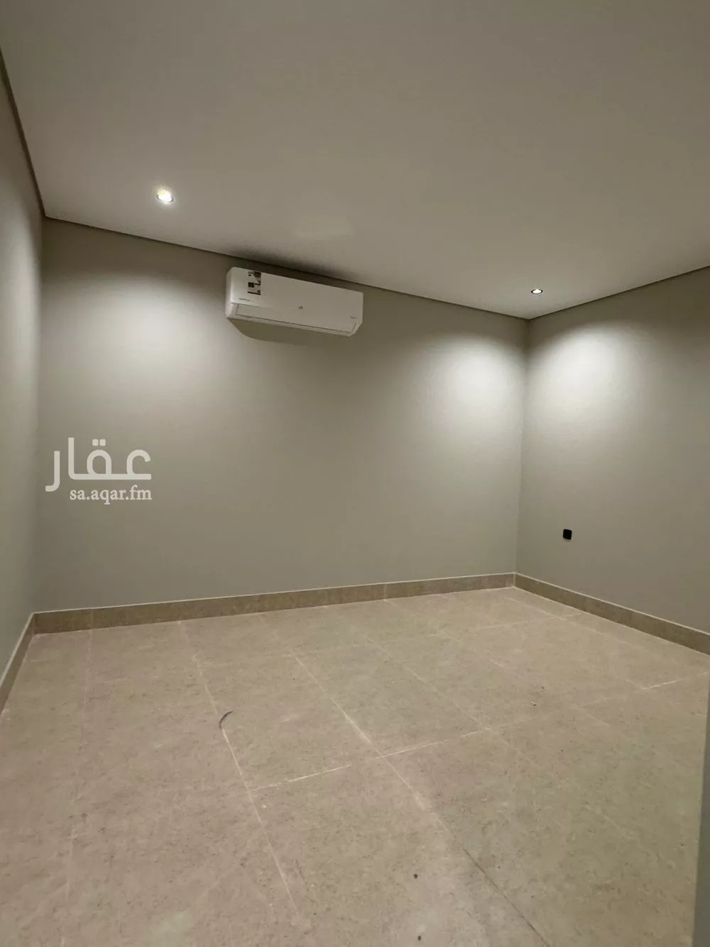 شقة 4 غرف في الحمرا 5