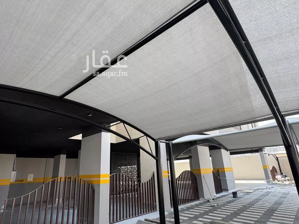 5 bedroom apartment in Dahiat King Fahd 1