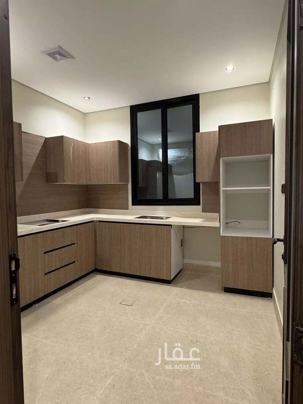 شقة 5 غرف في الحمرا 3