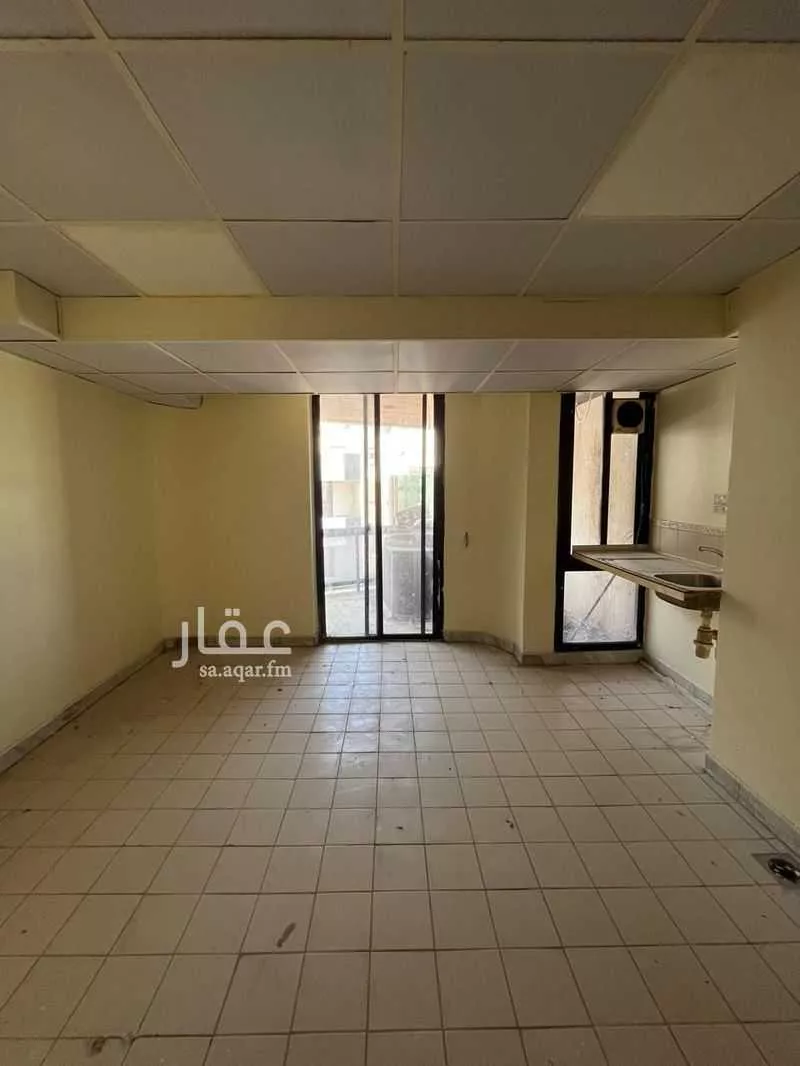 1400 sqm building in Al Sharafiyah 1
