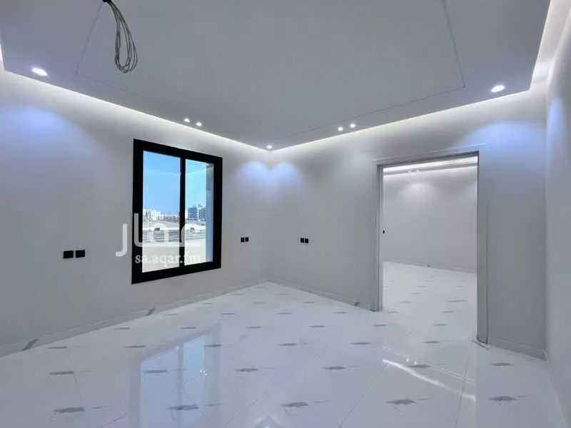 شقة 6 غرف في طيبة 5