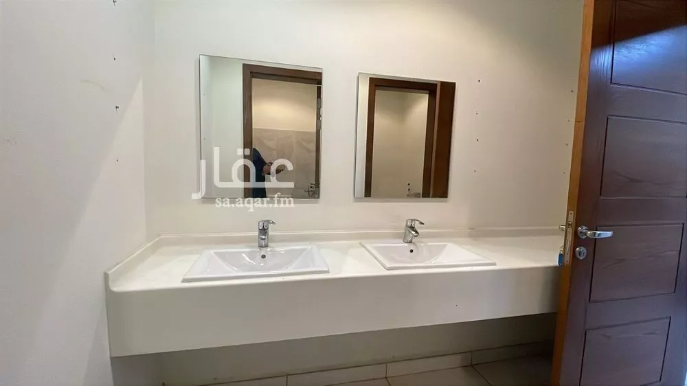 2 bedroom apartment in Al Salamah, Jeddah 6