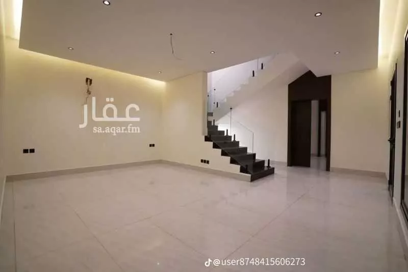 فيلا 5 غرف في عكاظ 3