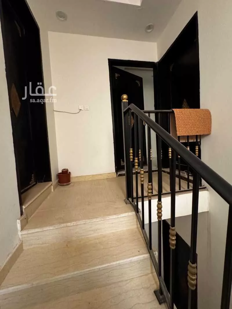 3 bedroom floor in Al Munsiyah 3