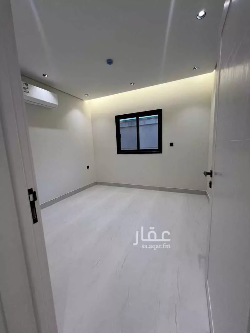 شقة 4 غرف في الملقا 4