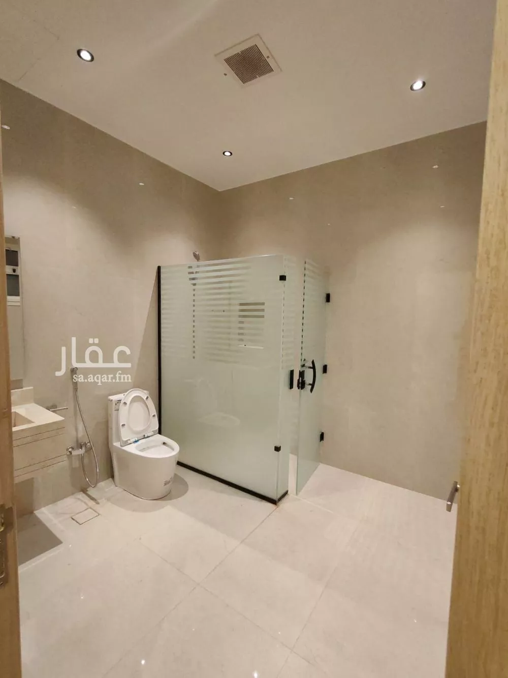 5 bedroom villa in Irqah, Riyadh 4