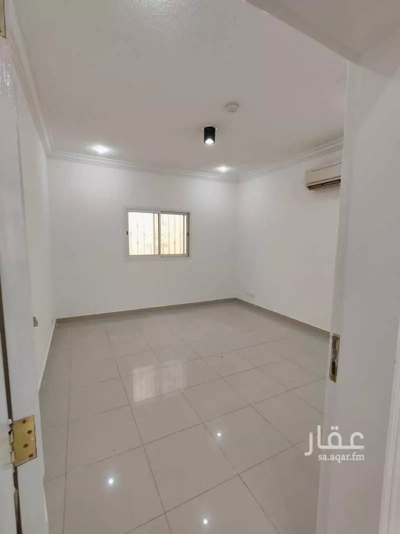 3 bedroom office in Al Malaz, Riyadh 9