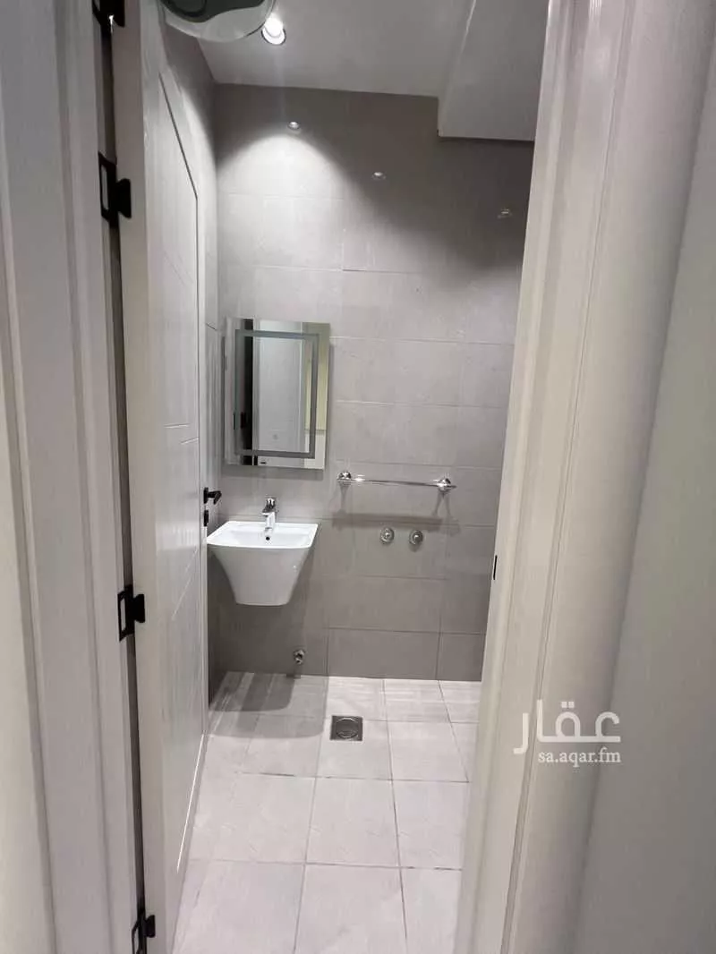 شقة 4 غرف في الملقا 3