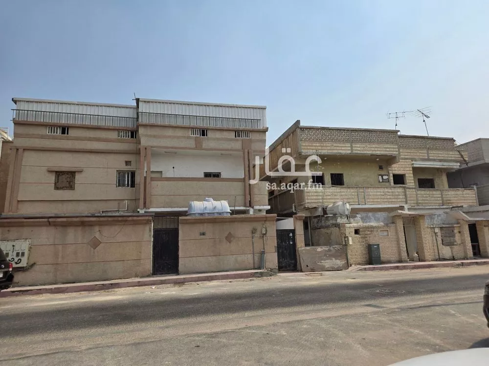 400 sqm building in Al Muraikabat